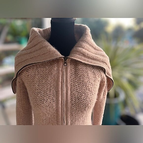 BCBGMAXAZRIA Lambswool Acrylic Pile Knit Zip Cardigan Sweater Pink Women XS / S - Picture 4 of 16